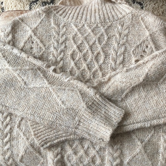 Forever 21 cowl neck raw hem distressed sweater - Picture 14 of 14